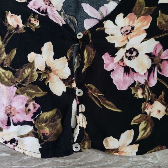 Kendall & Kylie Floral Bell Sleeve Crop Top Black Pink Crochet Lace Trim Small - Picture 3 of 7